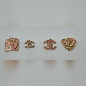 CHANEL Y2K Charm Collection Gold Tone Enamel CC Logo Pendant Charm Pull